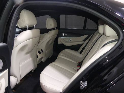 Used 2017 Mercedes-Benz E 300 4MATIC image 28