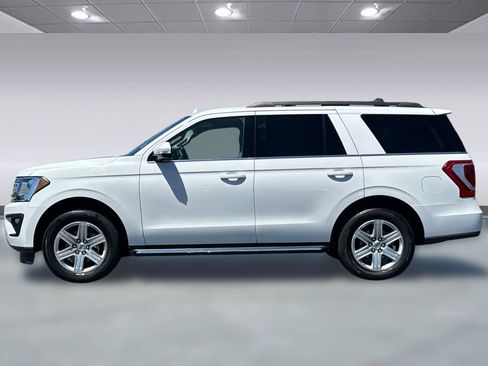 Used 2019 Ford Expedition XLT w/ Equipment Group 202A RWD image 2