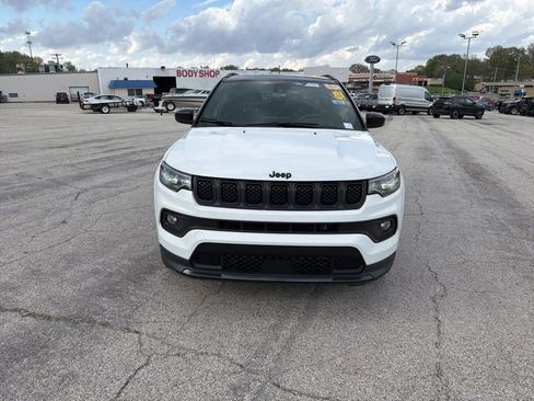 Used 2023 Jeep Compass Altitude image 2