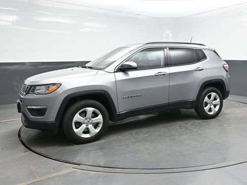 Used 2020 Jeep Compass Latitude w/ Cold Weather Group image 3