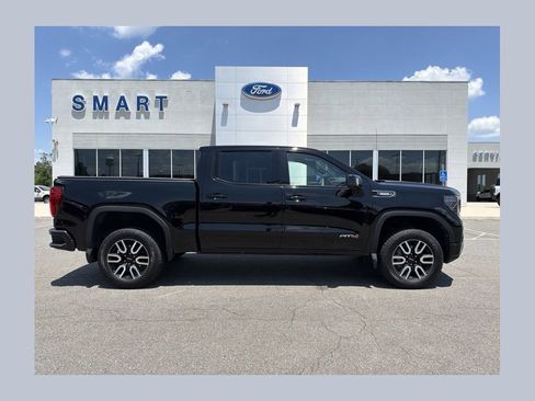 Used 2023 GMC Sierra 1500 AT4 AWD/4WD image 1