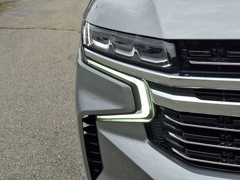 Used 2023 Chevrolet Suburban LT AWD/4WD image 9