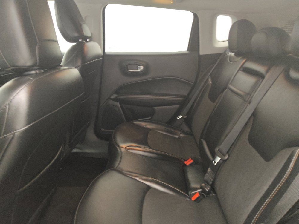 Used 2019 Jeep Compass Latitude w/ Cold Weather Group AWD/4WD image 18