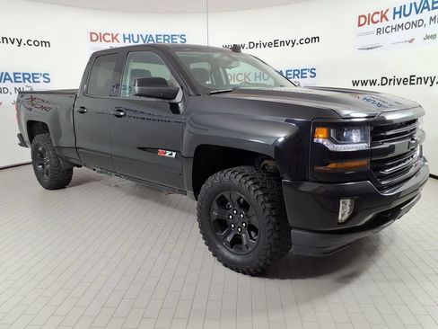 Used 2017 Chevrolet Silverado 1500 LT w/ Midnight Edition AWD/4WD image 3