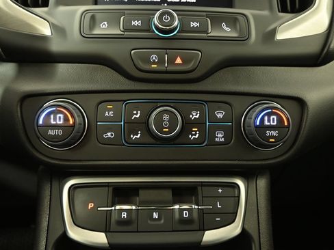 Used 2024 GMC Terrain SLE w/ Driver Convenience Package AWD/4WD image 29