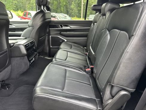 Used 2024 Jeep Wagoneer Series II w/ Flexible Seating Group AWD/4WD image 22