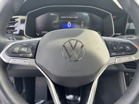 Used 2025 Volkswagen Jetta SE image 27