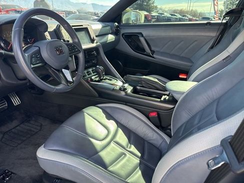 Used 2020 Nissan GT-R Premium image 14