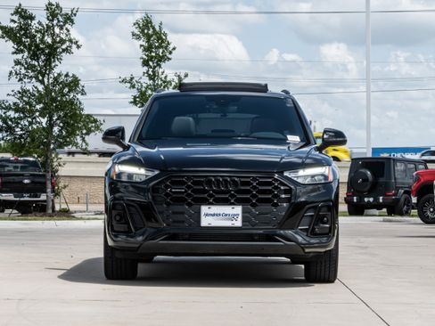 Used 2024 Audi Q5 2.0T Premium w/ Summer of Audi Package image 3