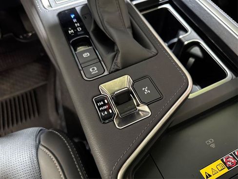 Used 2024 Lexus GX 550 w/ Cold Area Package AWD/4WD image 32