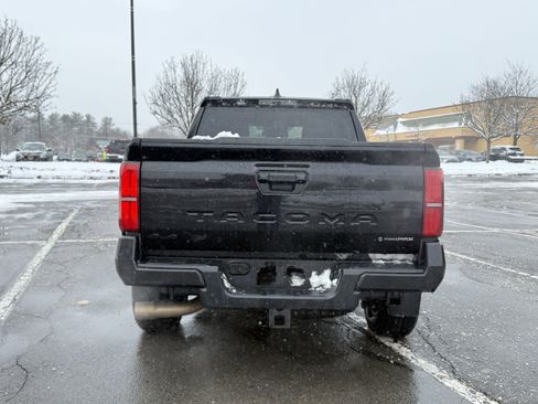 Used 2024 Toyota Tacoma TRD Sport image 9