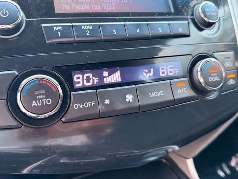 Used 2014 Nissan Altima 2.5 SV w/ Convenience Package image 24