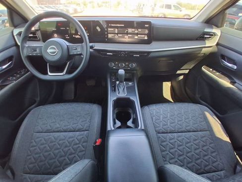 Used 2025 Nissan Kicks SV FWD image 10