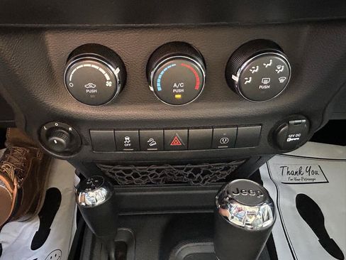 Used 2013 Jeep Wrangler Unlimited Sahara w/ Dual Top Group AWD/4WD image 26