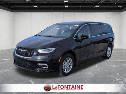 New 2026 Chrysler Pacifica Select