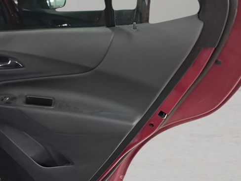 Used 2021 Chevrolet Equinox LT FWD image 18