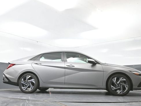 Used 2024 Hyundai Elantra Limited FWD image 51