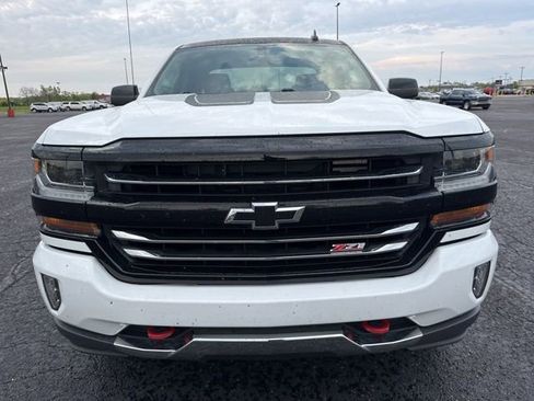 Used 2018 Chevrolet Silverado 1500 LT w/ Redline Edition AWD/4WD image 2
