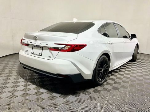 Used 2025 Toyota Camry SE AWD/4WD image 17