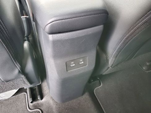 Used 2025 Nissan Kicks SR image 11