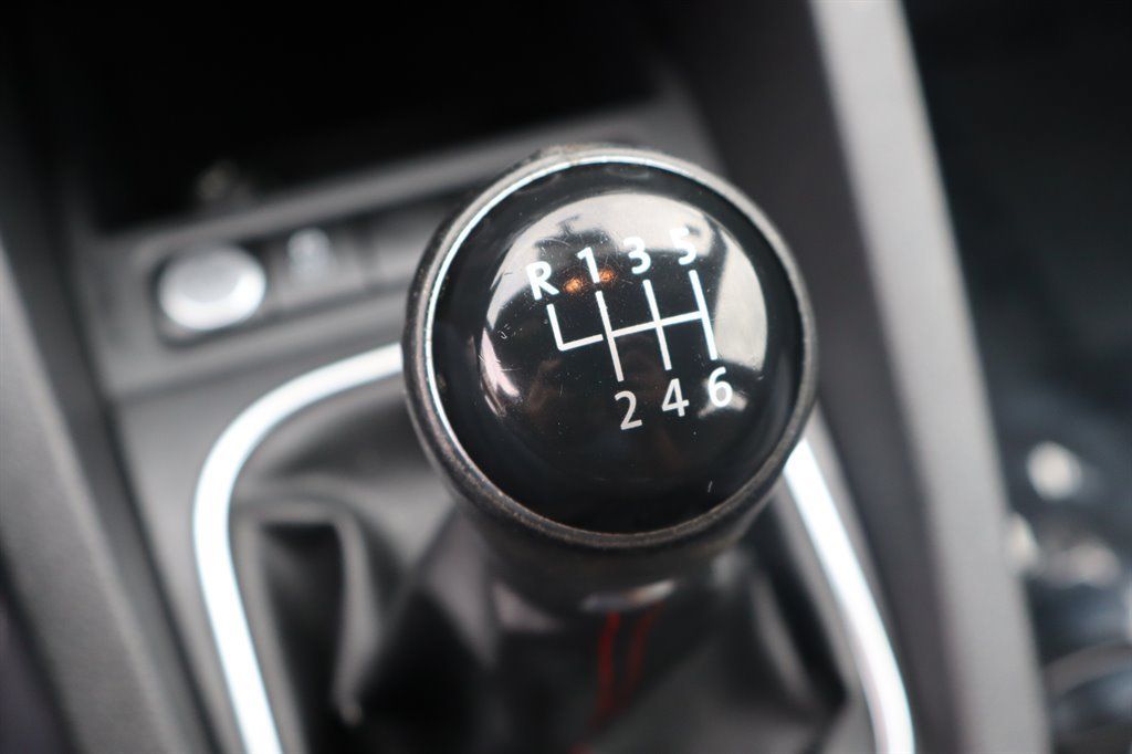 Used 2013 Volkswagen Jetta GLI Autobahn FWD image 31