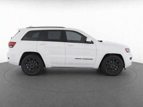 Used 2021 Jeep Grand Cherokee Laredo X RWD image 8