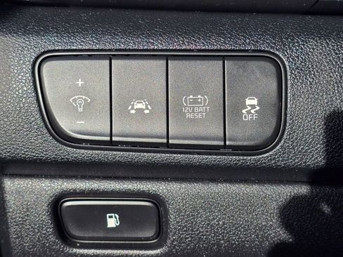 Used 2019 Kia Niro LX image 26