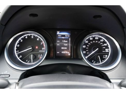 Used 2020 Toyota Camry SE image 21