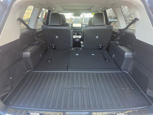 Used 2026 Toyota Grand Highlander Platinum image 23
