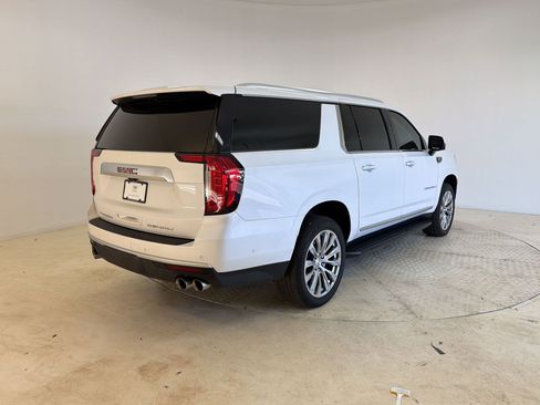 Used 2024 GMC Yukon XL Denali w/ Advanced Technology Package AWD/4WD image 9