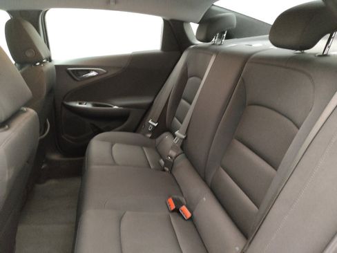 Used 2025 Chevrolet Malibu LS FWD image 18
