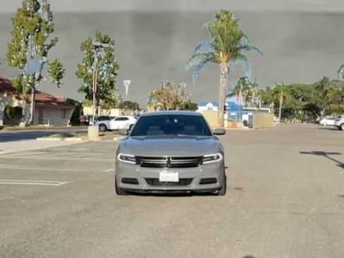 Used 2017 Dodge Charger SE RWD image 9