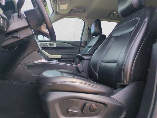 Used 2022 Ford Explorer XLT w/ Equipment Group 202A RWD image 15