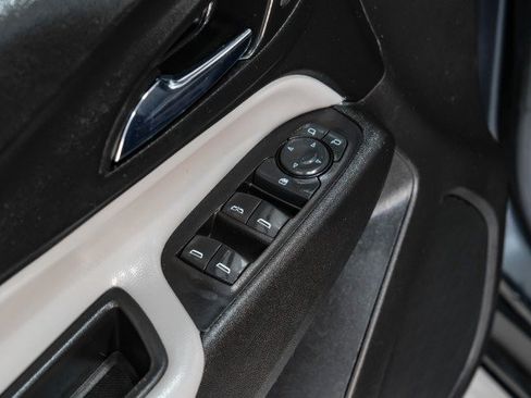 Used 2021 Chevrolet Equinox LS w/ LS Convenience Package FWD image 40
