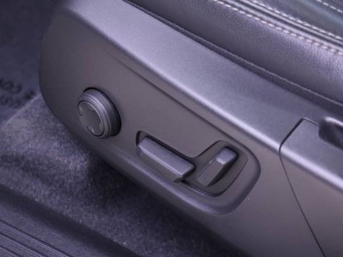 Certified 2024 Volvo XC40 B5 Plus w/ Protection Package Premier image 22