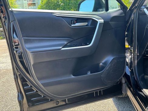 Used 2024 Toyota RAV4 XLE FWD image 21