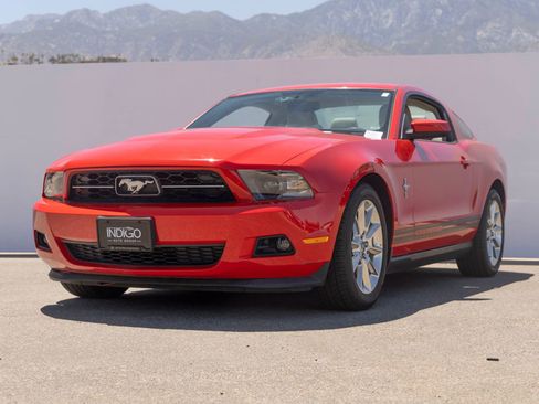 Used 2011 Ford Mustang Premium w/ 202A Rapid Spec Order Code RWD image 1