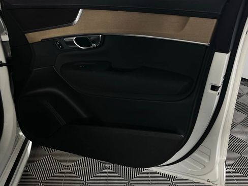 Used 2025 Volvo XC90 B5 Core w/ Protection Package Premier image 33
