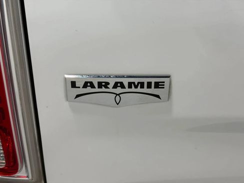 Used 2015 RAM 1500 Laramie w/ Convenience Group AWD/4WD image 14