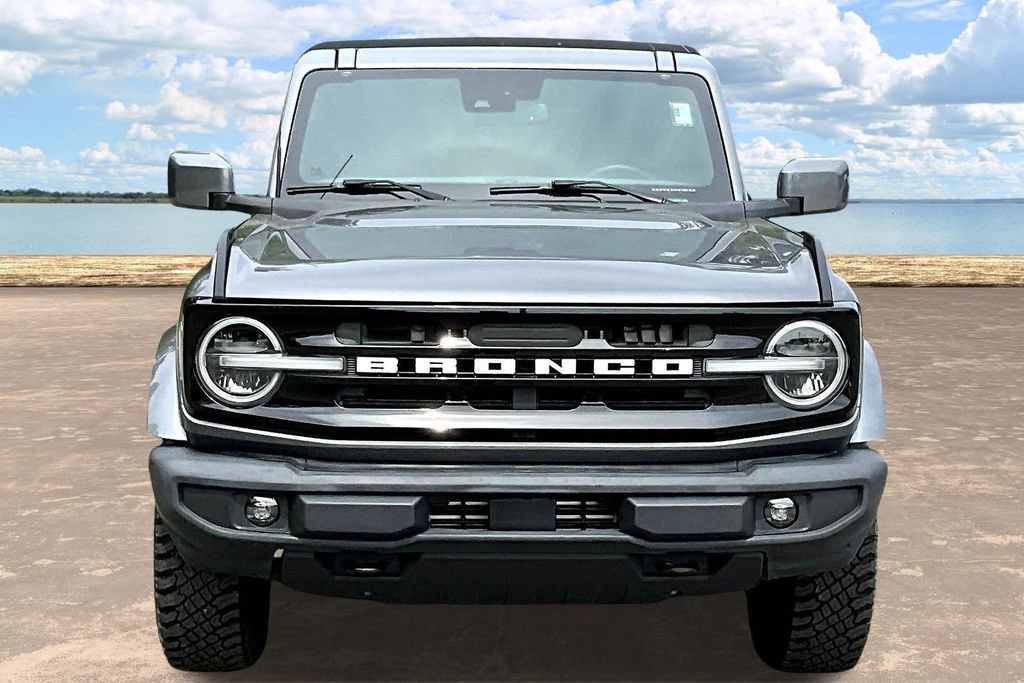 Used 2023 Ford Bronco Outer Banks AWD/4WD image 2