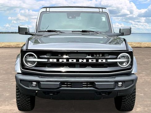 Used 2023 Ford Bronco Outer Banks AWD/4WD image 2