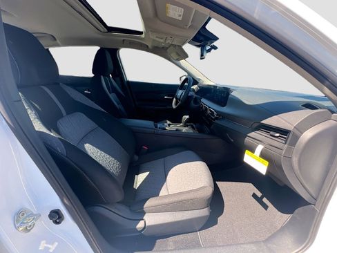 New 2026 Nissan Sentra SV w/ SV Convenience Package FWD image 29