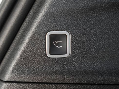 New 2026 Chrysler Pacifica Select image 8