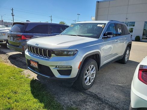Used 2022 Jeep Grand Cherokee Limited AWD/4WD image 2