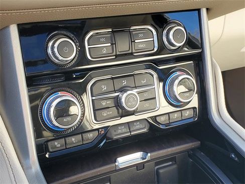 Used 2023 GMC Yukon Denali image 27