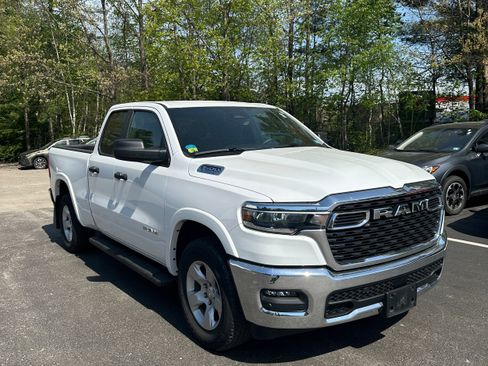 Used 2025 RAM 1500 Big Horn AWD/4WD image 3
