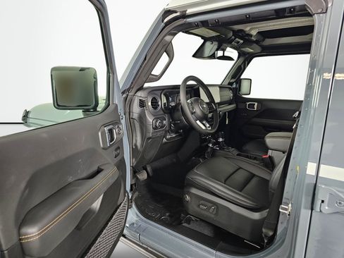New 2026 Jeep Wrangler Unlimited Sahara w/ Whitecap Package AWD/4WD image 23