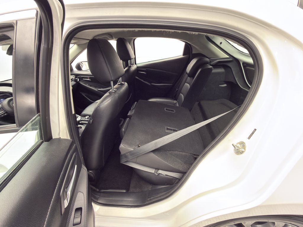 Used 2020 Toyota Yaris XLE FWD image 34