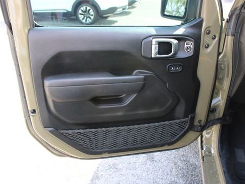 Used 2025 Jeep Wrangler Unlimited Sport AWD/4WD image 12