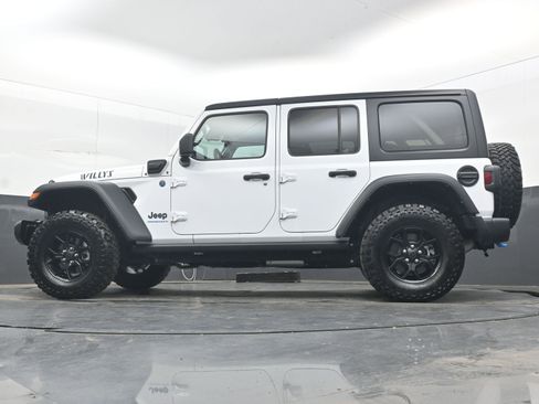 Used 2024 Jeep Wrangler Unlimited AWD/4WD image 28